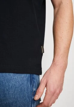 Napapijri S-QUITO SS - T-Shirt Print - Black -Napapijri ce028de147bb4fd7ae6d3d165989ec59