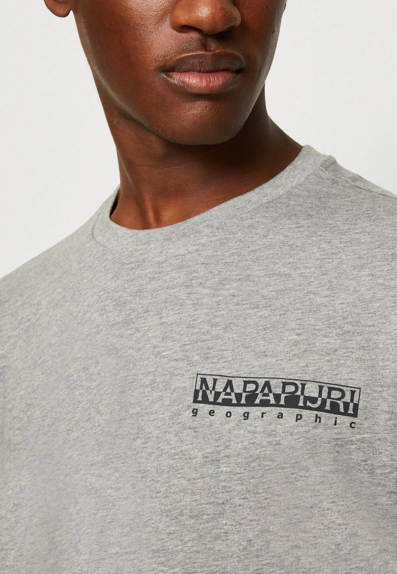 Napapijri BOLIVAR UNISEX - T-Shirt Print - Grey 8 Napapijri BOLIVAR UNISEX - T-Shirt Print - Grey – Bild 6